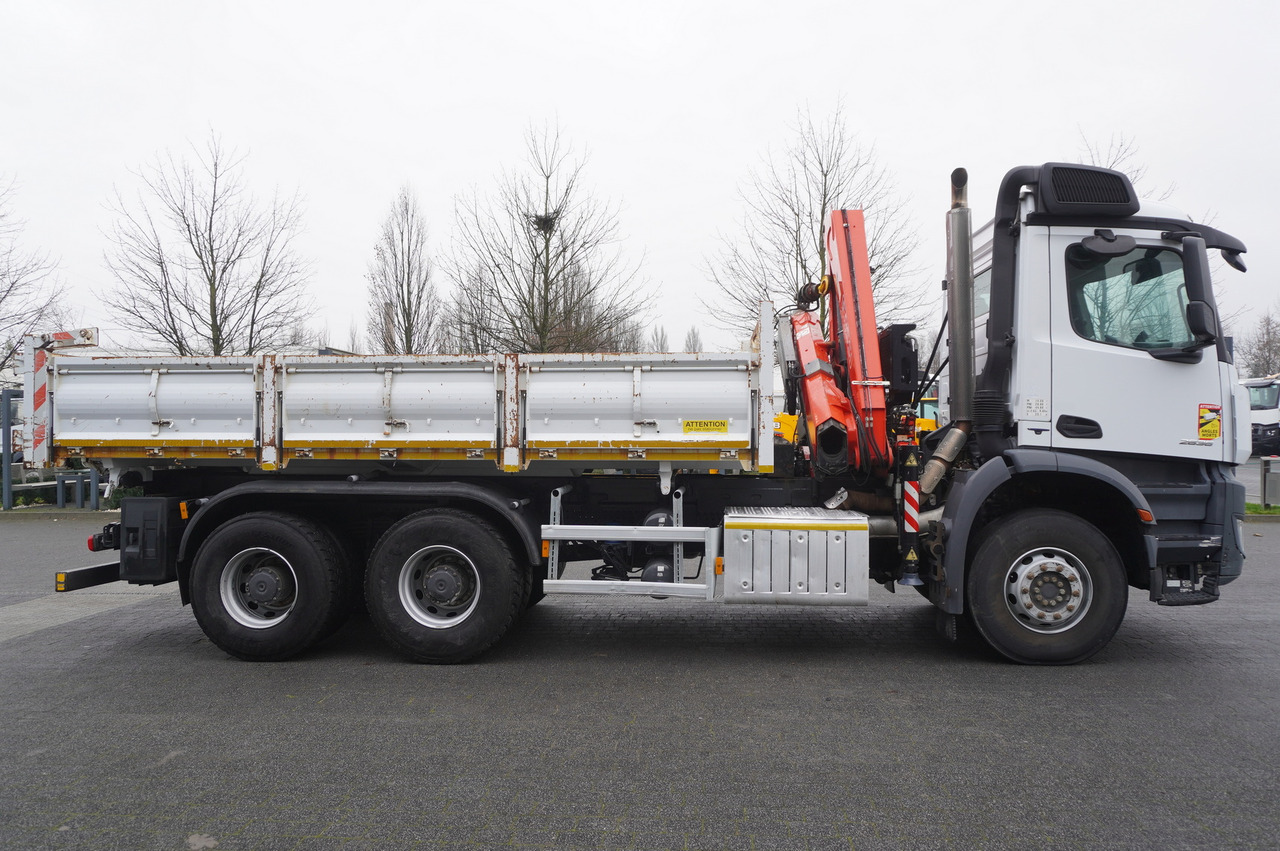 MERCEDES-BENZ Arocs 2636 6x4 / 2-way tipper / Fassi F135A.0.23 / remote control / Rotator - Автоманипулятор: фото 3 MERCEDES-BENZ Arocs 2636 6x4 / 2-way tipper / Fassi F135A.0.23 / remote control / Rotator - Автоманипулятор: фото 3