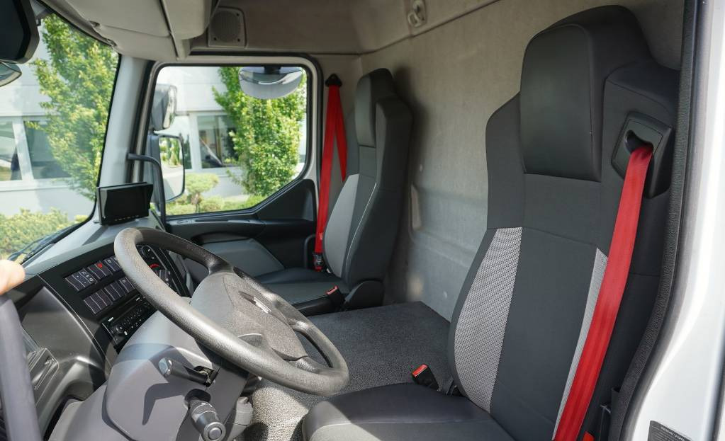 RENAULT D12 E6 / Container 18 pallets / tail lift в лизинг RENAULT D12 E6 / Container 18 pallets / tail lift: фото 10