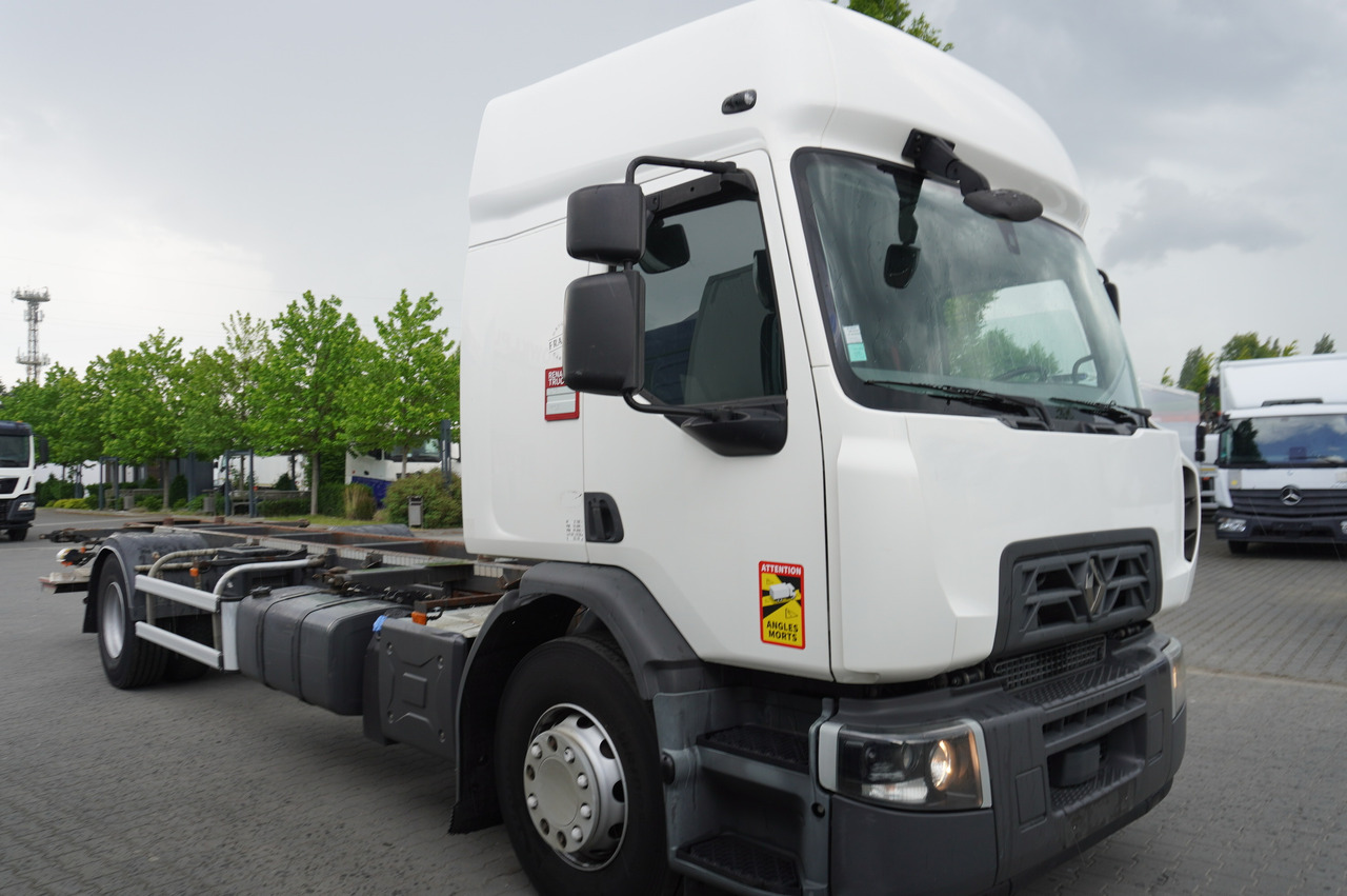 RENAULT D19 Wide Glob / BDF / load capacity 11t / 280 thousand km / tail lift - Грузовик-шасси: фото 1 RENAULT D19 Wide Glob / BDF / load capacity 11t / 280 thousand km / tail lift - Грузовик-шасси: фото 1