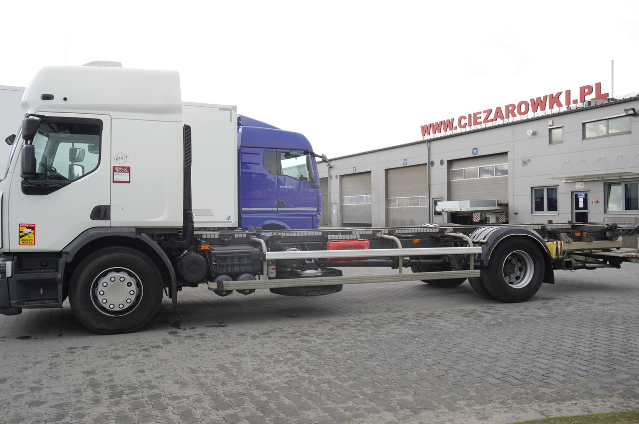 RENAULT D19 Wide Glob / BDF / load capacity 11t / 280 thousand km / tail lift - Грузовик-шасси: фото 4 RENAULT D19 Wide Glob / BDF / load capacity 11t / 280 thousand km / tail lift - Грузовик-шасси: фото 4
