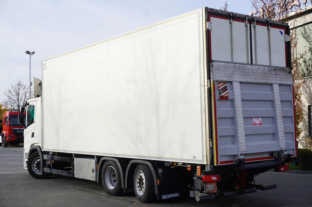 SCANIA G500 6x2 / Schmitz Refrigerator 19 EPAL Multitemperatura / Thermoking T1200R / Steering axle / 280 cm height - Рефрижератор: фото 3 SCANIA G500 6x2 / Schmitz Refrigerator 19 EPAL Multitemperatura / Thermoking T1200R / Steering axle / 280 cm height - Рефрижератор: фото 3