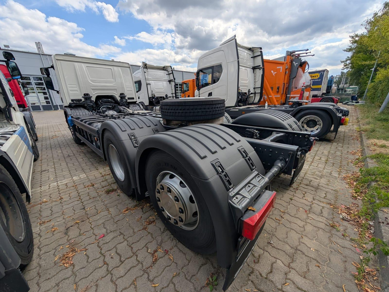 SCANIA P 340 B6x2*4NA / chassis frame / steering axle / CNG - Мусоровоз: фото 4 SCANIA P 340 B6x2*4NA / chassis frame / steering axle / CNG - Мусоровоз: фото 4