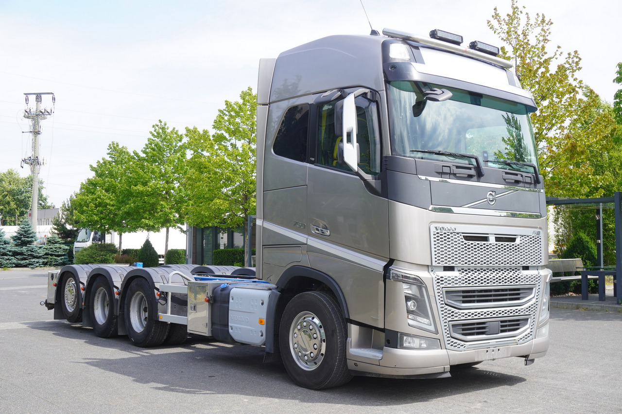 Автоманипулятор VOLVO FH16 750 8x4x4 / 750 HP! / Frame 685 cm / Steered 4th axle: фото 7 Автоманипулятор VOLVO FH16 750 8x4x4 / 750 HP! / Frame 685 cm / Steered 4th axle: фото 7