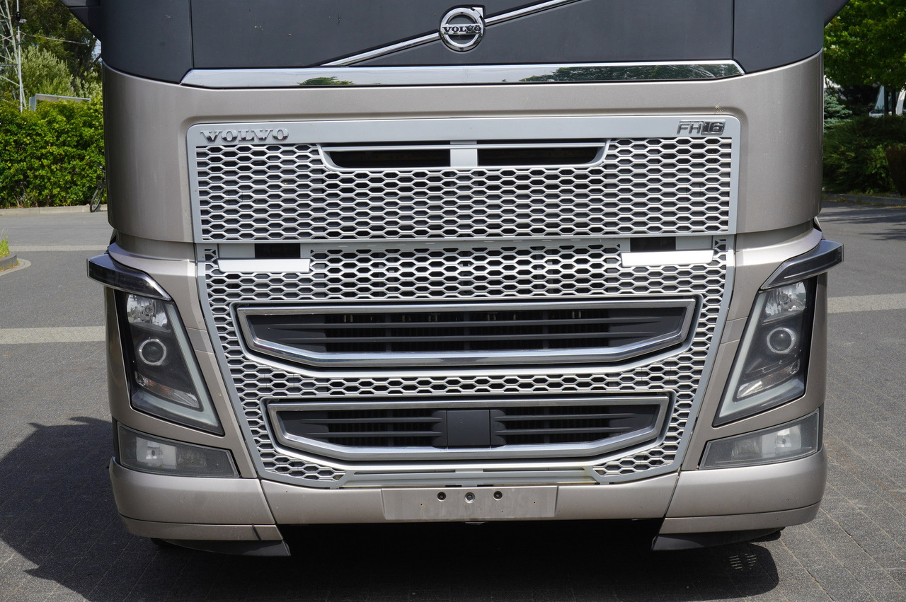 Автоманипулятор VOLVO FH16 750 8x4x4 / 750 HP! / Frame 685 cm / Steered 4th axle: фото 9 Автоманипулятор VOLVO FH16 750 8x4x4 / 750 HP! / Frame 685 cm / Steered 4th axle: фото 9