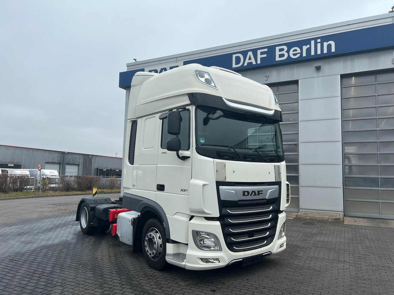 DAF XF 480 FT SSC LowDeck MX-Engine Brake Standklima - Тягач: фото 1 DAF XF 480 FT SSC LowDeck MX-Engine Brake Standklima - Тягач: фото 1