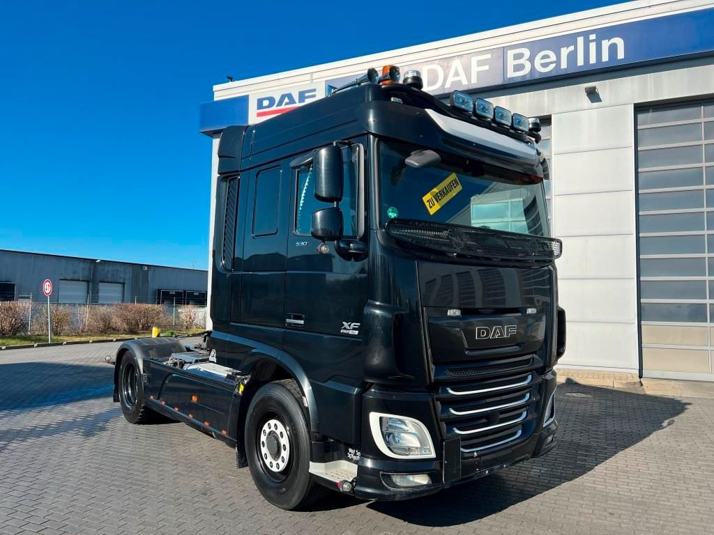 Тягач DAF XF 530 FT SC 4x4 PXP Intarder Kipphydraulik: фото 1