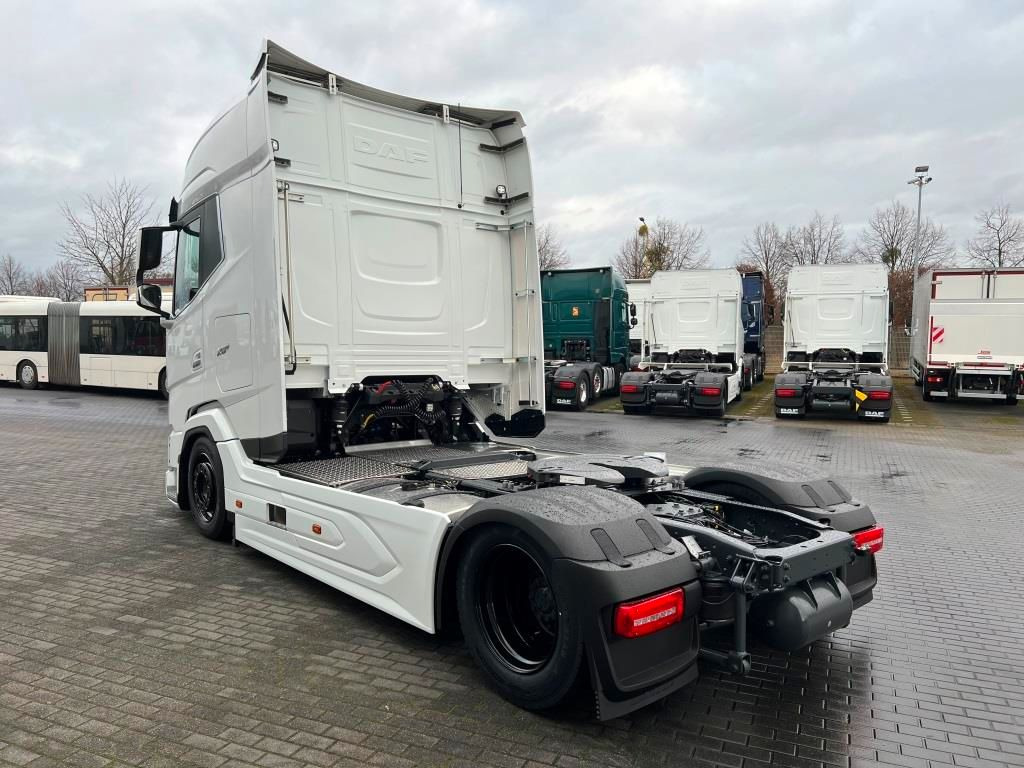 DAF XG+ 480 LD, MODELLJAHR 2025, Seitenverkleidungen - Тягач: фото 4 DAF XG+ 480 LD, MODELLJAHR 2025, Seitenverkleidungen - Тягач: фото 4