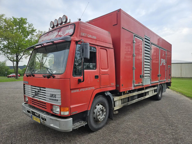 Volvo FL 10 - Грузовик с закрытым кузовом: фото 1 Volvo FL 10 - Грузовик с закрытым кузовом: фото 1
