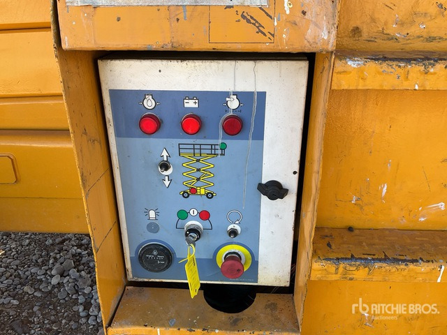 2011 Haulotte H12SX Scissor Lift - Ножничный подъемник: фото 5 2011 Haulotte H12SX Scissor Lift - Ножничный подъемник: фото 5