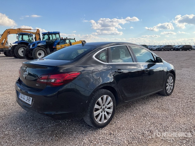 2015 Opel Astra Automobile - Легковой автомобиль: фото 5 2015 Opel Astra Automobile - Легковой автомобиль: фото 5
