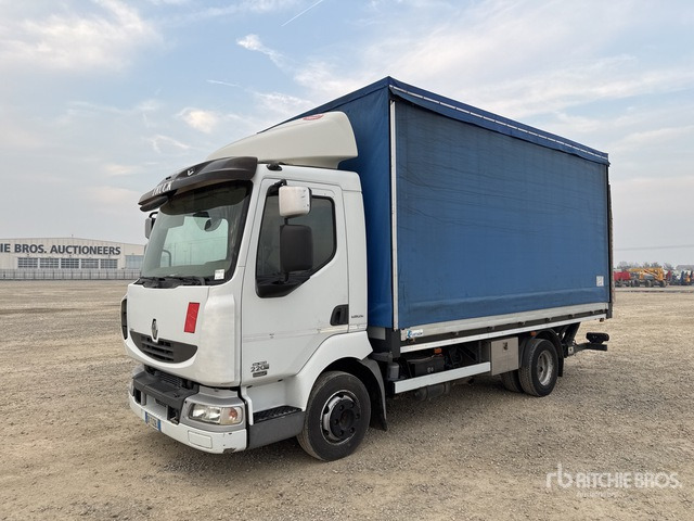 2010 Renault Midlum 215.75 4x2 Curtain Side Truck - Тентованный грузовик: фото 2 2010 Renault Midlum 215.75 4x2 Curtain Side Truck - Тентованный грузовик: фото 2