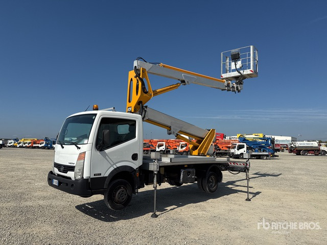 2011 Nissan Cabstar 35 - 11 2011 Multitel Pagliero MX250EX ... Bucket Truck - Грузовик с подъемником: фото 2 2011 Nissan Cabstar 35 - 11 2011 Multitel Pagliero MX250EX ... Bucket Truck - Грузовик с подъемником: фото 2