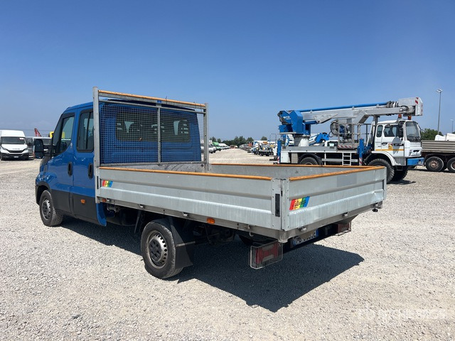 2016 Iveco Daily 35S11 Crew Cab Flatbed Truck - Малотоннажный бортовой грузовик: фото 4 2016 Iveco Daily 35S11 Crew Cab Flatbed Truck - Малотоннажный бортовой грузовик: фото 4