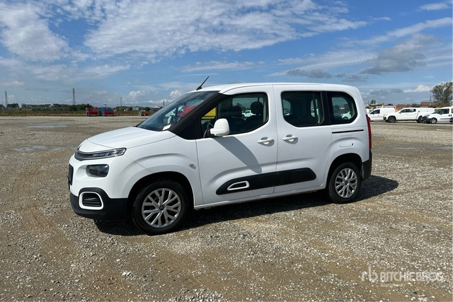2021 Citroen Berlingo Autocarro furgonato - Легковой фургон: фото 1 2021 Citroen Berlingo Autocarro furgonato - Легковой фургон: фото 1
