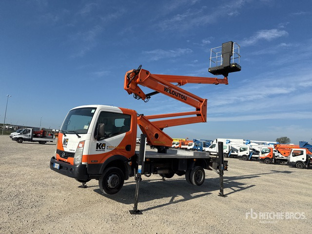 Nissan Cabstar 35.12 Piattaforma autocarrata - Грузовик с подъемником: фото 2 Nissan Cabstar 35.12 Piattaforma autocarrata - Грузовик с подъемником: фото 2
