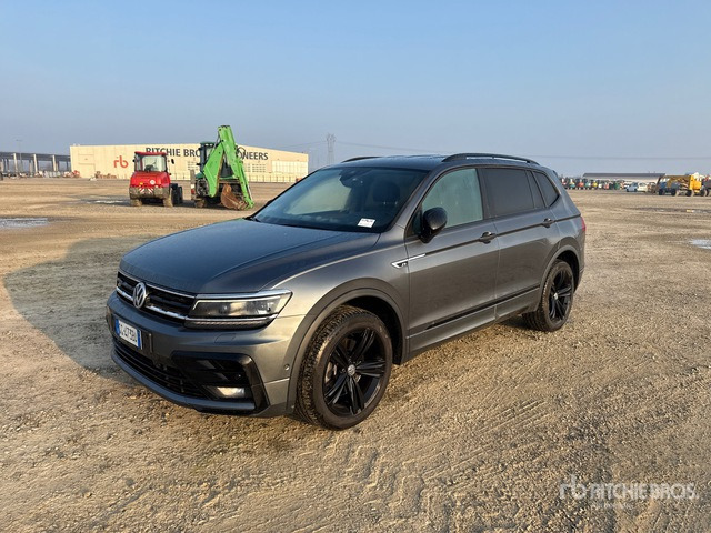 Volkswagen Tiguan SUV - Внедорожник: фото 1 Volkswagen Tiguan SUV - Внедорожник: фото 1