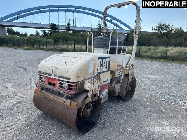 2007 Cat CB224E Compacteur Vibrant Tandem (Inop ... Double Drum Roller - Дорожный каток: фото 2 2007 Cat CB224E Compacteur Vibrant Tandem (Inop ... Double Drum Roller - Дорожный каток: фото 2