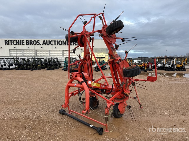 2010 Kuhn GF5902 5.9 m 3-Point 6 Rotor Faneuse Hay Tedder - Сеноворошилка: фото 2 2010 Kuhn GF5902 5.9 m 3-Point 6 Rotor Faneuse Hay Tedder - Сеноворошилка: фото 2