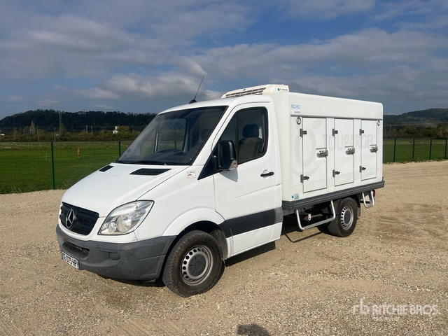 2012 Mercedes-Benz Sprinter 310 DCi 4x2 Crew Cab Camion Frigorifiqu ... Refrigerated Truck - Рефрижератор: фото 1 2012 Mercedes-Benz Sprinter 310 DCi 4x2 Crew Cab Camion Frigorifiqu ... Refrigerated Truck - Рефрижератор: фото 1