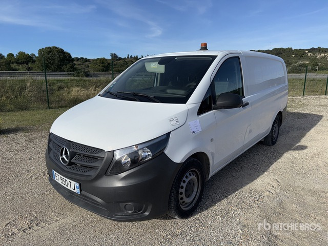 2018 Mercedes-Benz Vito 111 cdi Vehicule Utilitaire Cargo Van - Легковой фургон: фото 1 2018 Mercedes-Benz Vito 111 cdi Vehicule Utilitaire Cargo Van - Легковой фургон: фото 1