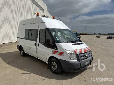 FORD TRANSIT 4x2 Camion Fourgon - Грузовик с закрытым кузовом: фото 4 FORD TRANSIT 4x2 Camion Fourgon - Грузовик с закрытым кузовом: фото 4