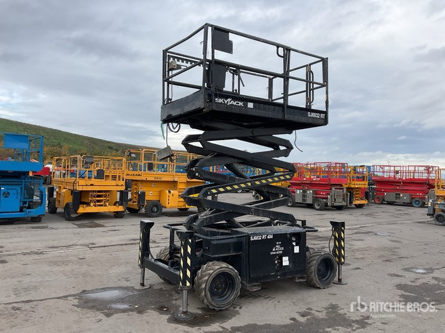 2007 Skyjack SJ6832RT 4x4 Diesel Scissor Lift - Ножничный подъемник: фото 2 2007 Skyjack SJ6832RT 4x4 Diesel Scissor Lift - Ножничный подъемник: фото 2
