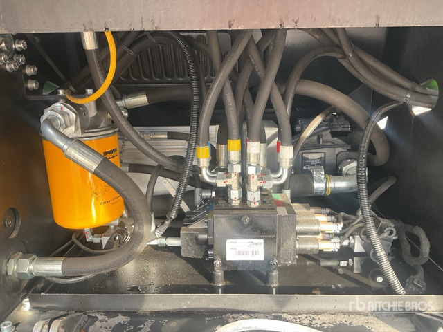 2021 Kovaco Elise 900 Electric Skid Steer Loader - Мини-погрузчик с бортовым поворотом: фото 5 2021 Kovaco Elise 900 Electric Skid Steer Loader - Мини-погрузчик с бортовым поворотом: фото 5