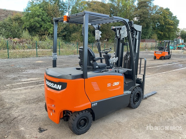 2024 Doosan B35X-7 PLUS 2024 Doosan B35X-7 PLUS 3500 kg Electric Forklift - (Unused) Electric Forklift - Электропогрузчик: фото 4 2024 Doosan B35X-7 PLUS 2024 Doosan B35X-7 PLUS 3500 kg Electric Forklift - (Unused) Electric Forklift - Электропогрузчик: фото 4