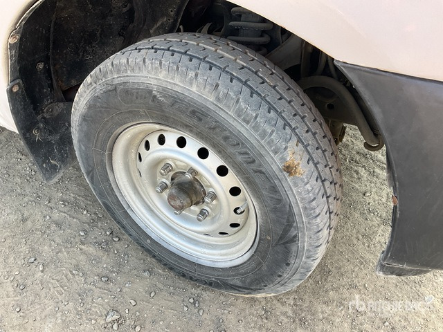 2008 Isuzu D-Max 4x2 Crew Cab Pickup - Пикап: фото 4 2008 Isuzu D-Max 4x2 Crew Cab Pickup - Пикап: фото 4