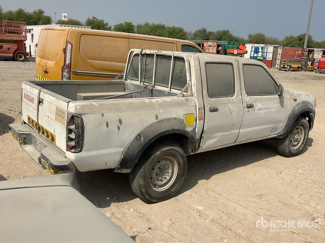 2008 Nissan 4x4 Crew Cab (Inoperable) Pickup - Пикап: фото 4 2008 Nissan 4x4 Crew Cab (Inoperable) Pickup - Пикап: фото 4