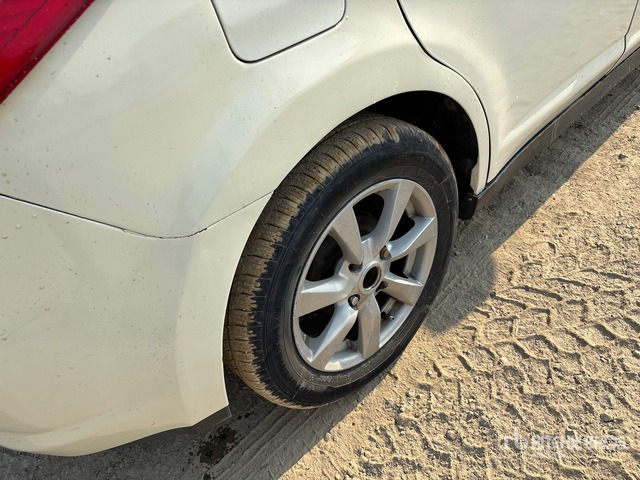 2009 Nissan Tilda Automobile - Легковой автомобиль: фото 5 2009 Nissan Tilda Automobile - Легковой автомобиль: фото 5