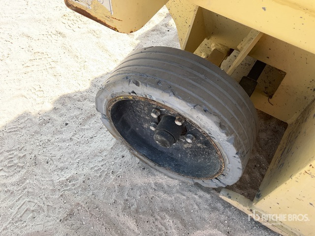 2014 JLG 3248RS Electric Scissor Lift - Ножничный подъемник: фото 4 2014 JLG 3248RS Electric Scissor Lift - Ножничный подъемник: фото 4