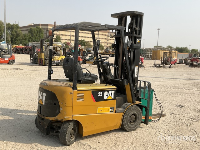 2015 Cat EP25K-PAC 2.5 ton Electric Forklift - Электропогрузчик: фото 3 2015 Cat EP25K-PAC 2.5 ton Electric Forklift - Электропогрузчик: фото 3