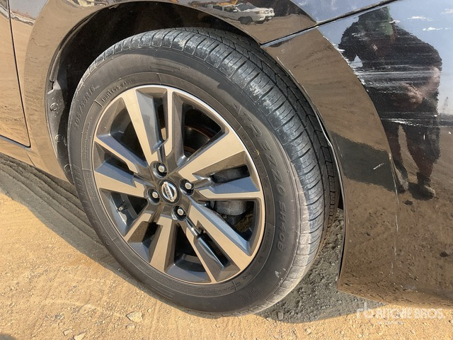 2021 Nissan Versa Automobile - Легковой автомобиль: фото 5 2021 Nissan Versa Automobile - Легковой автомобиль: фото 5