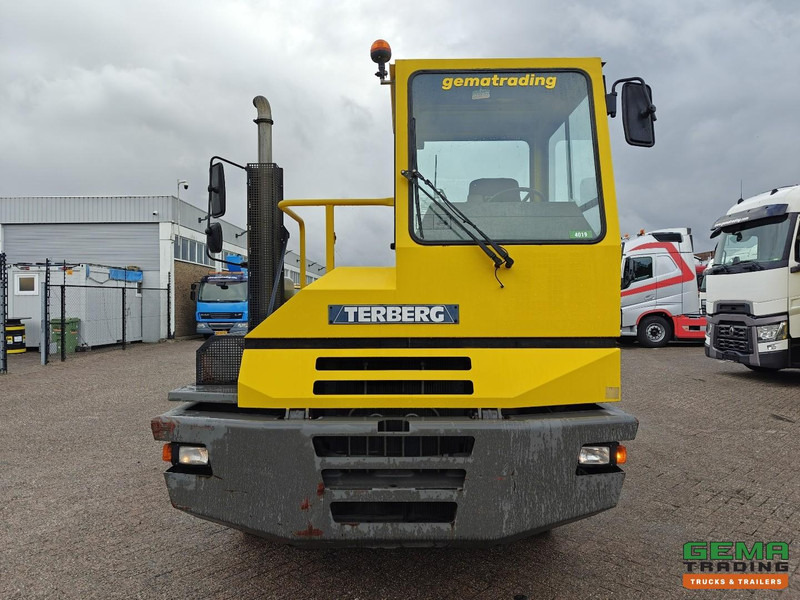Terberg YT180 Schotel 25T - Naafreductie - Cummins - Landbouw Kenteken 40km/h - Терминальный тягач: фото 5 Terberg YT180 Schotel 25T - Naafreductie - Cummins - Landbouw Kenteken 40km/h - Терминальный тягач: фото 5
