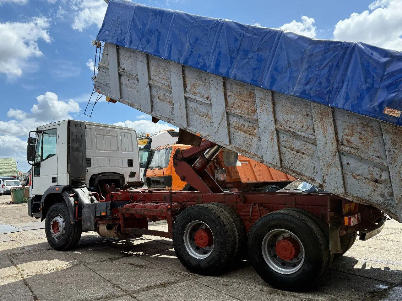 Iveco Eurotrakker 380 E34 6X4 Tipper Spring/Spring Eur - Самосвал: фото 3 Iveco Eurotrakker 380 E34 6X4 Tipper Spring/Spring Eur - Самосвал: фото 3