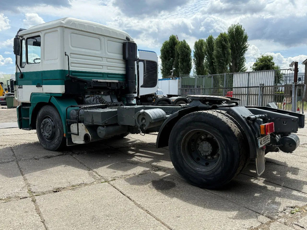MAN 19.403 4X2 Tractor-unit Spring/Air ZF Manual Gea - Тягач: фото 3 MAN 19.403 4X2 Tractor-unit Spring/Air ZF Manual Gea - Тягач: фото 3