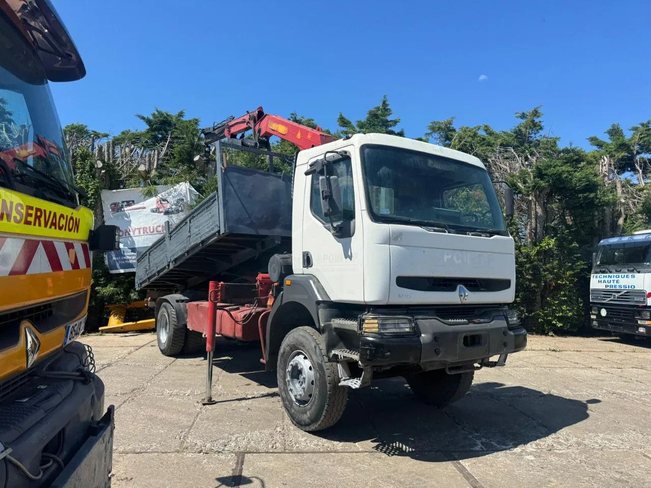 Renault Kerax 340 4X2 Tipper+Crane Spring/Spring Euro2 M - Тягач: фото 1 Renault Kerax 340 4X2 Tipper+Crane Spring/Spring Euro2 M - Тягач: фото 1
