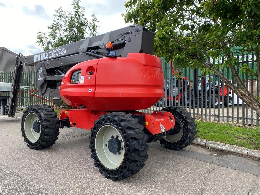 Manitou 200 ATJ - Коленчатый подъемник: фото 1 Manitou 200 ATJ - Коленчатый подъемник: фото 1
