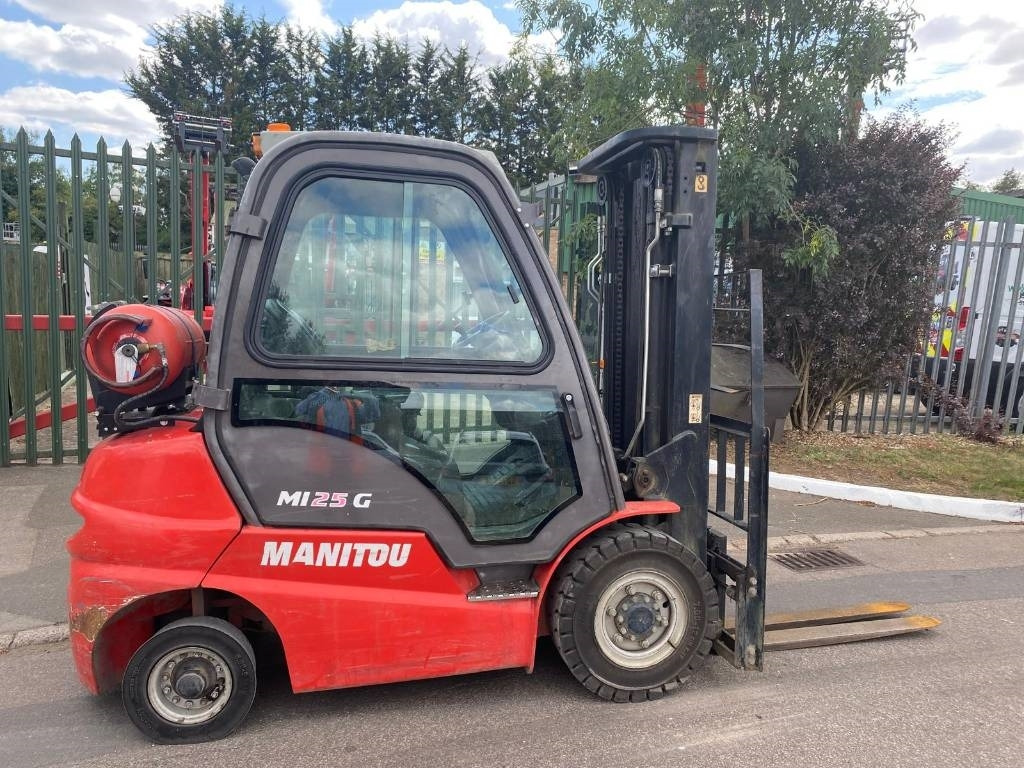 Manitou MI 25 G - Газовый погрузчик: фото 1 Manitou MI 25 G - Газовый погрузчик: фото 1