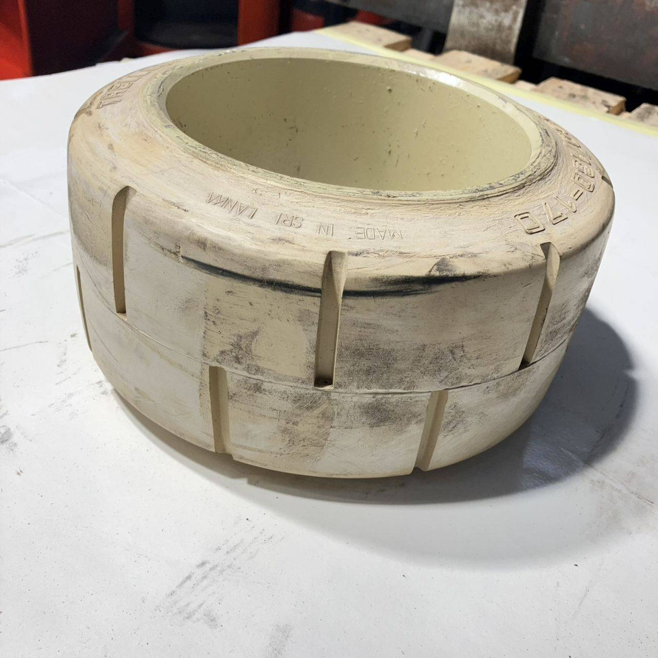 2X Trelleborg 260-130-170 NM tyres - Шина для Погрузочно-разгрузочной техники: фото 3 2X Trelleborg 260-130-170 NM tyres - Шина для Погрузочно-разгрузочной техники: фото 3