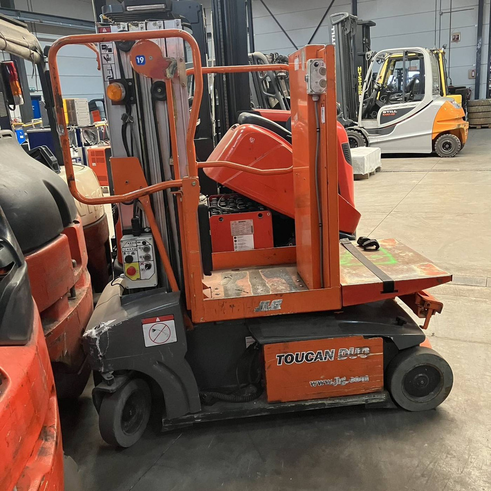 JLG Toucan Duo - Вертикальный мачтовый подъемник: фото 1 JLG Toucan Duo - Вертикальный мачтовый подъемник: фото 1