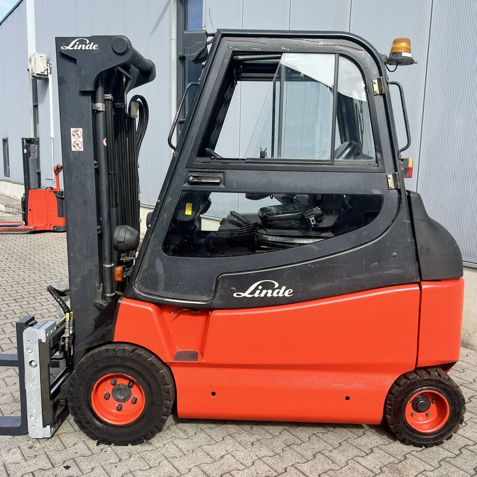 Linde E30-600S (336-03) - Электропогрузчик: фото 2 Linde E30-600S (336-03) - Электропогрузчик: фото 2