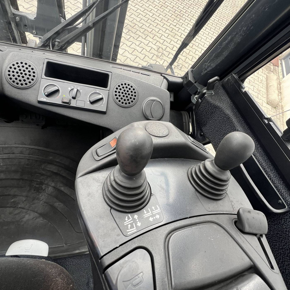 Дизельный погрузчик Linde H40D (394-02) EVO: фото 9