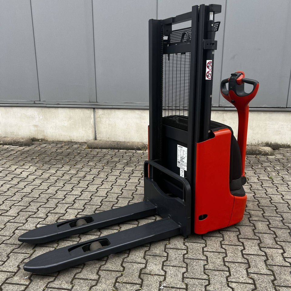 Linde L12 (1172) - Штабелер: фото 2 Linde L12 (1172) - Штабелер: фото 2