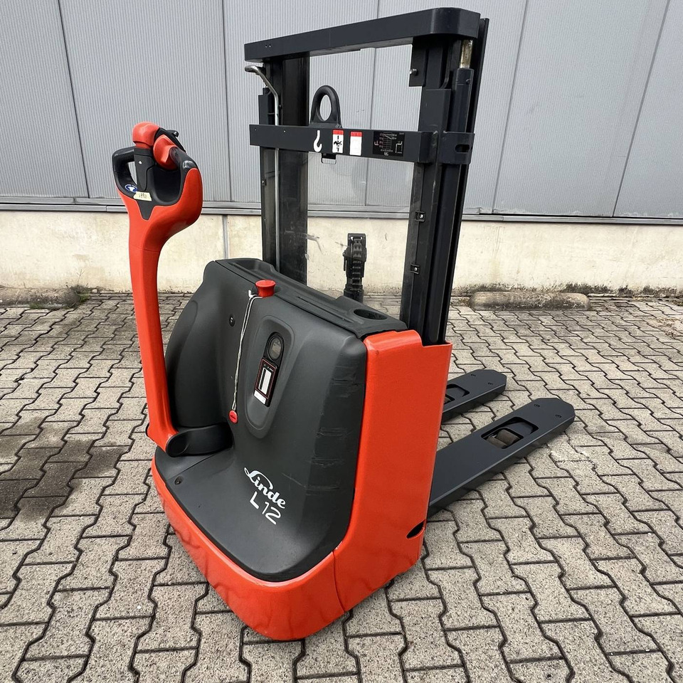 Linde L12 (1172) - Штабелер: фото 1 Linde L12 (1172) - Штабелер: фото 1