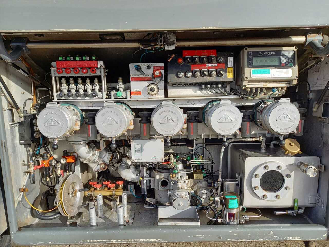 Грузовик-цистерна DAF CF85: фото 12 Грузовик-цистерна DAF CF85: фото 12