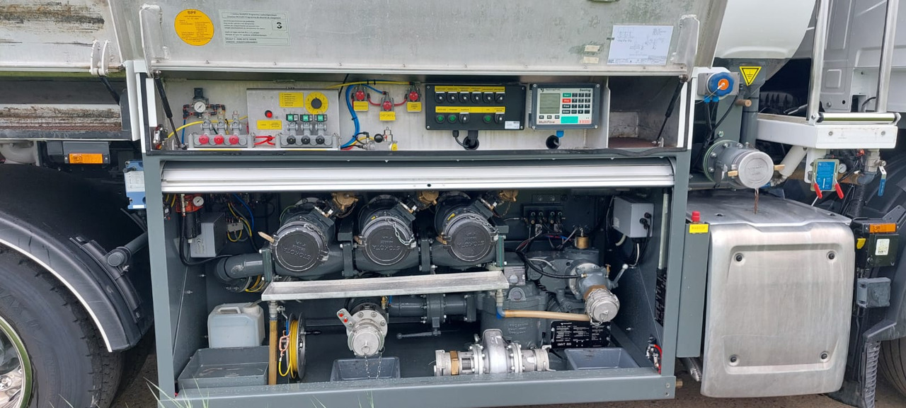 Грузовик-цистерна DAF XD300FA: фото 13 Грузовик-цистерна DAF XD300FA: фото 13