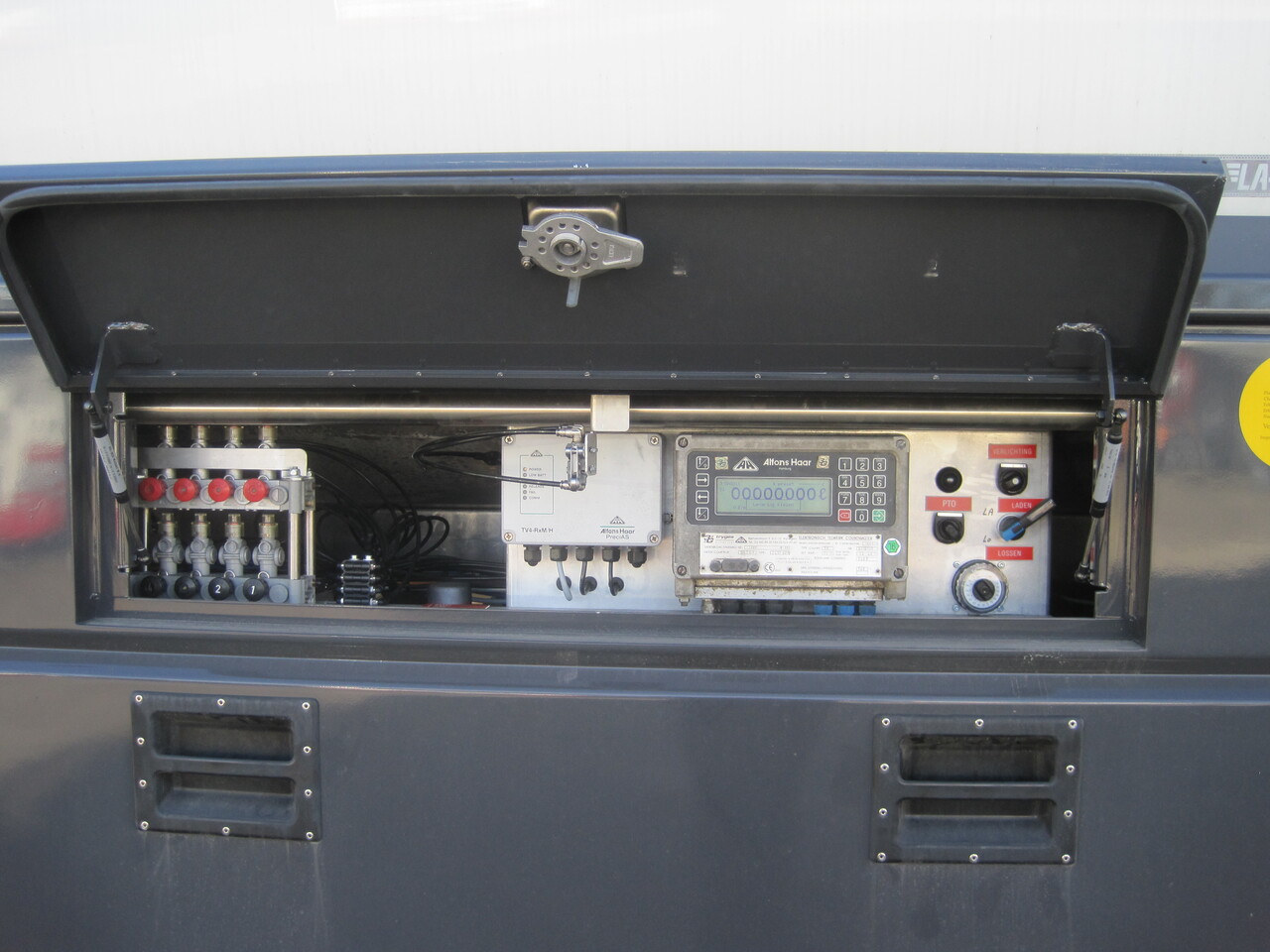 SCANIA G370 - Грузовик-цистерна: фото 2 SCANIA G370 - Грузовик-цистерна: фото 2