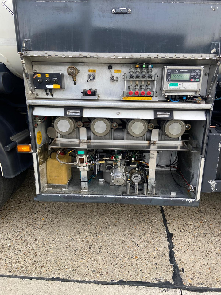 Грузовик-цистерна SCANIA PRT: фото 7